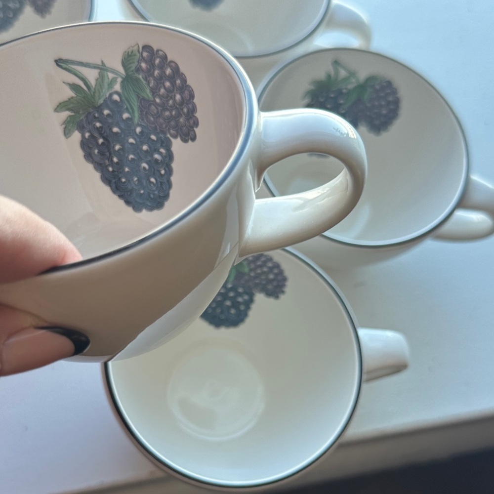 Pfaltzgraff White Mugs with Blueberry/Blackberry Design - Picture 8 of 8